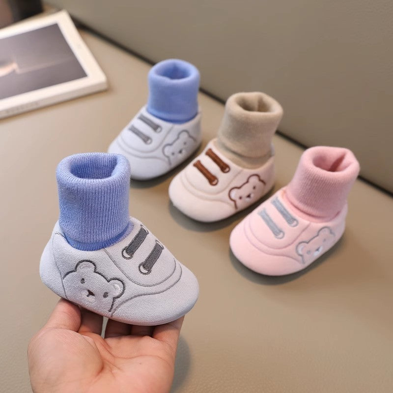 Baby shoes and socks 0-1 years old 3-6-12 months old cotton shoes for warmth anti slip walking shoes for male and female babies